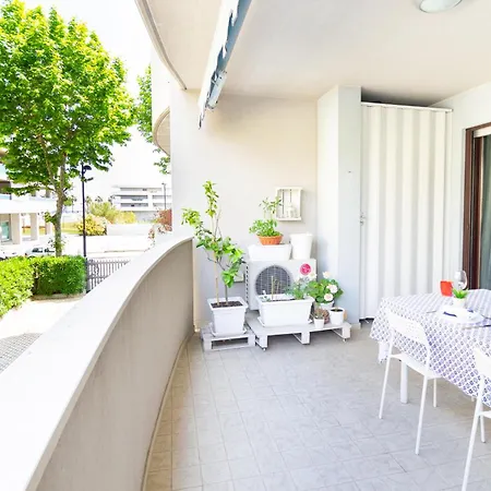 64a Bilocale In Zona Servita A Due Passi Dal Mare Apartamento *