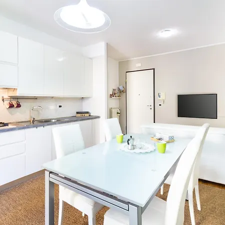 Apartment 64a Bilocale In Zona Servita A Due Passi Dal Mare