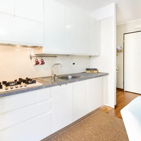 Apartment 64a Bilocale In Zona Servita A Due Passi Dal Mare