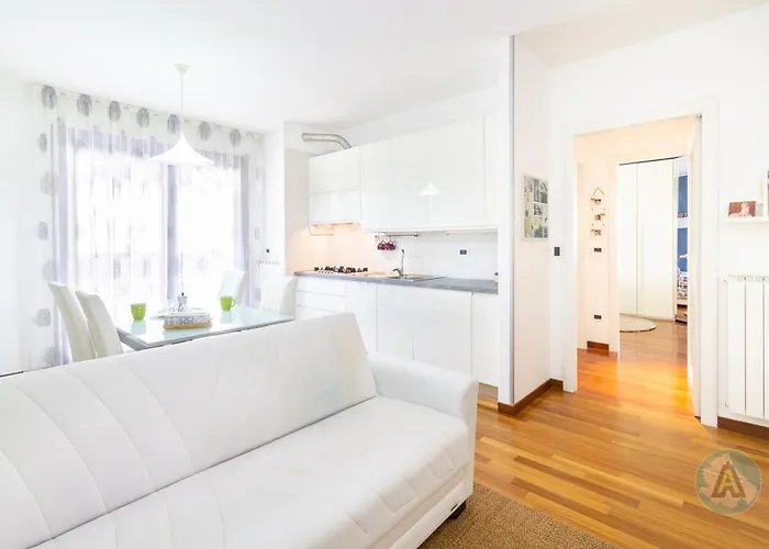 64a Bilocale In Zona Servita A Due Passi Dal Mare *